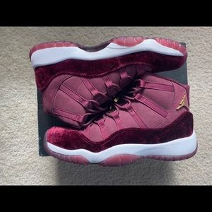 Air Jordan 11 Heiress velvet